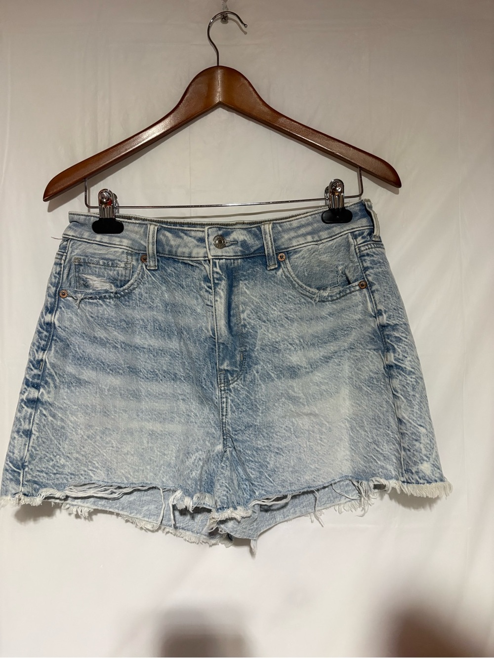 American Eagle Outfitters Light Blue Denim Jeans